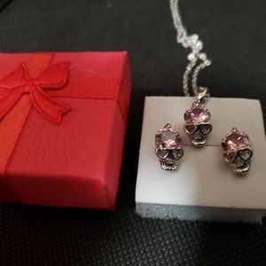 Jewelry set earrings and necklace